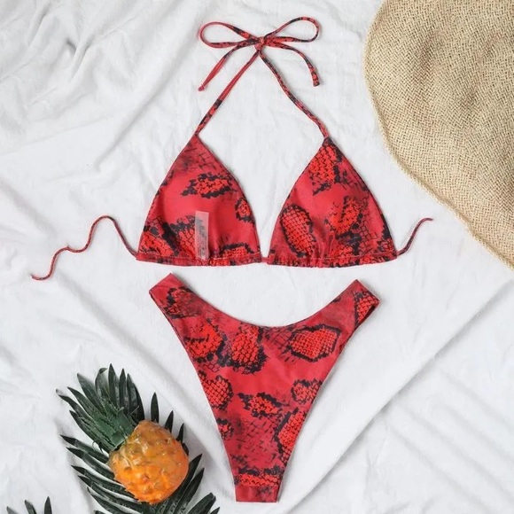 Red Bikini Set - Picture 4 of 4